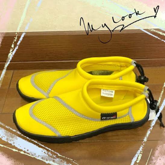 ビーチシューズ