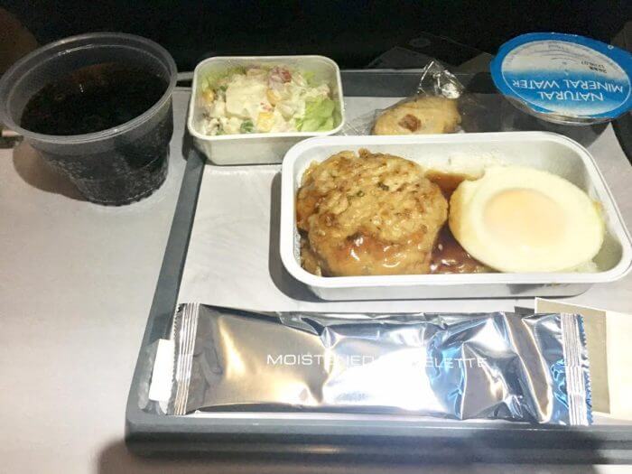 ハワイ行きハワイアン航空の機内食