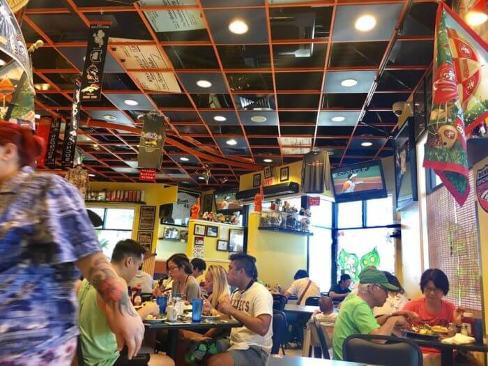 ハワイのブーツ&キモズ店内