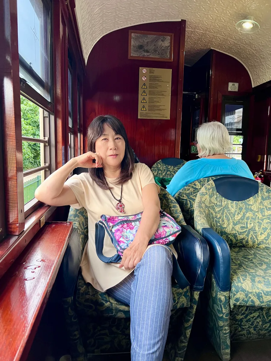 キュランダ鉄道・ゴールドクラスでリラックス