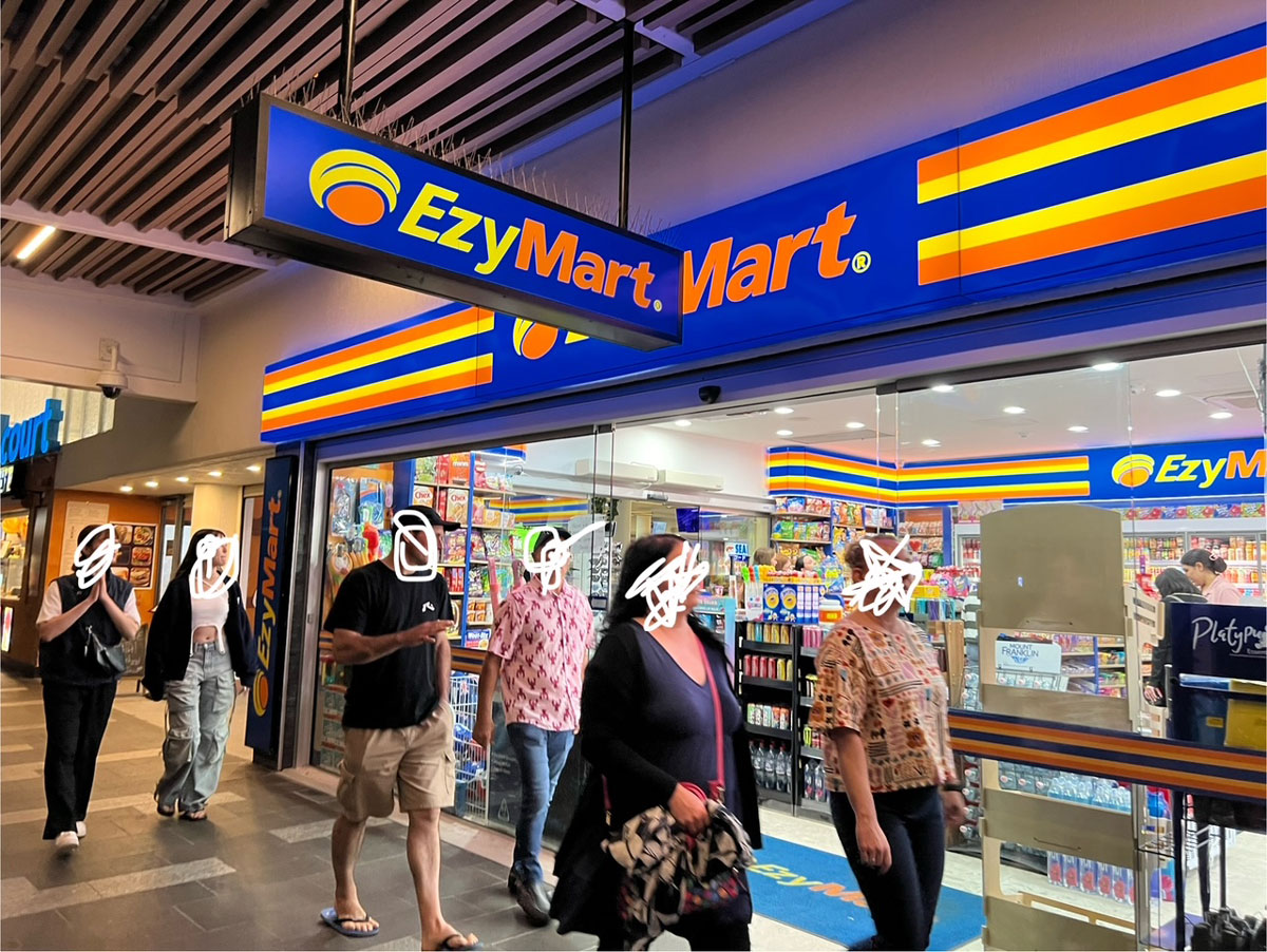 ケアンズ・ナイトマーケットの値段が書いていないコンビニ