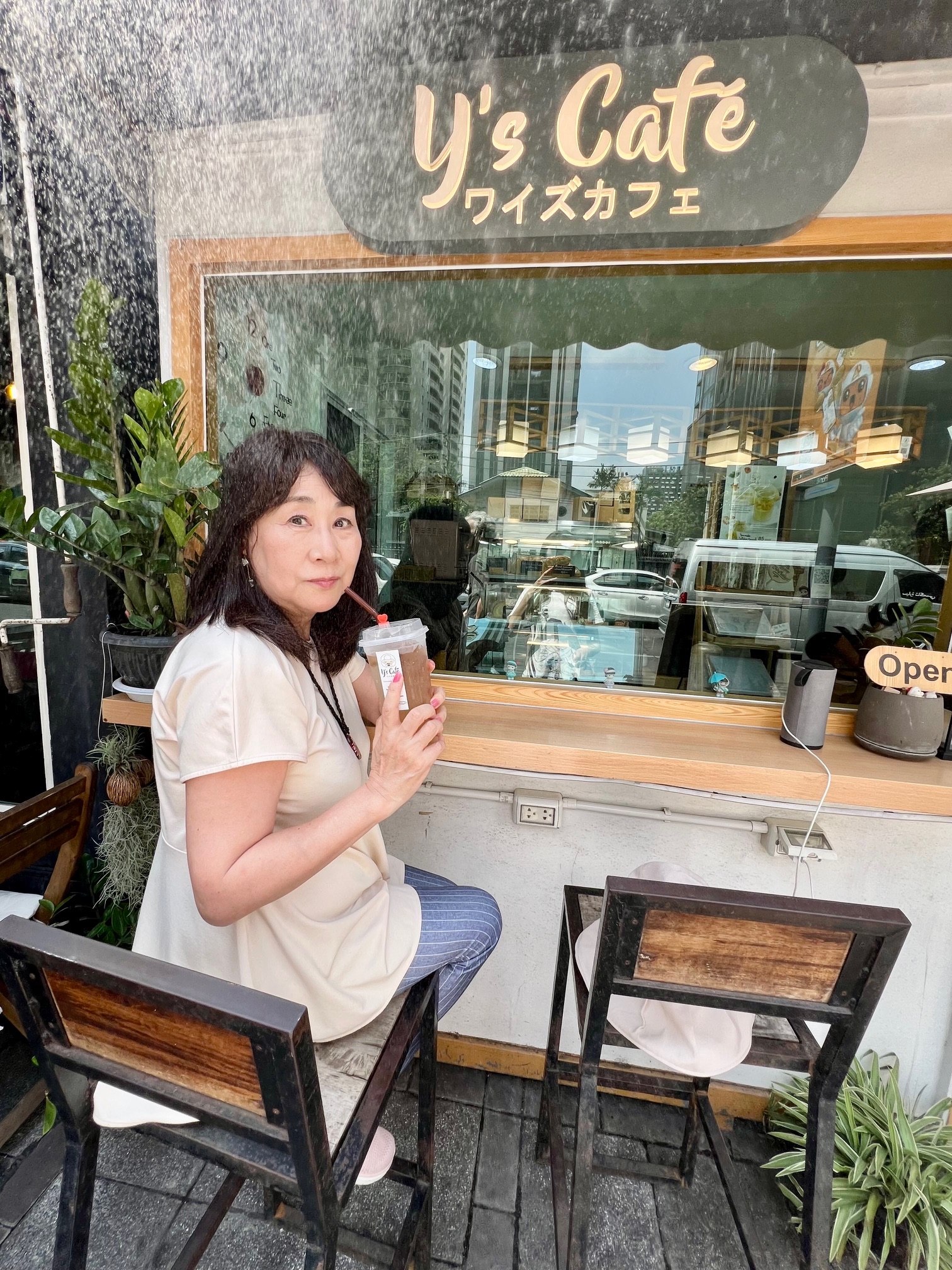 Y’s Cafeでトロピカルティーでひといき。