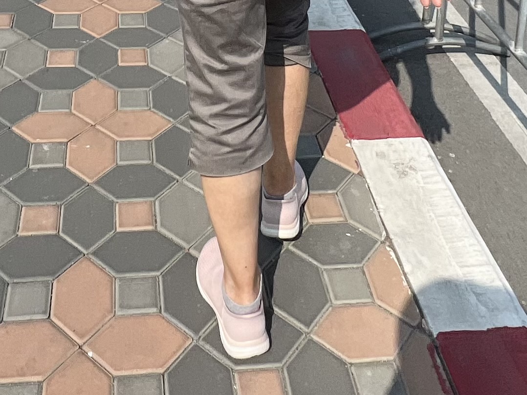 ６０代ワットプラケオの服装検査で引っ掛かった足