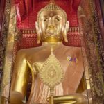 ワット・パナンチューンの黄金の大仏様