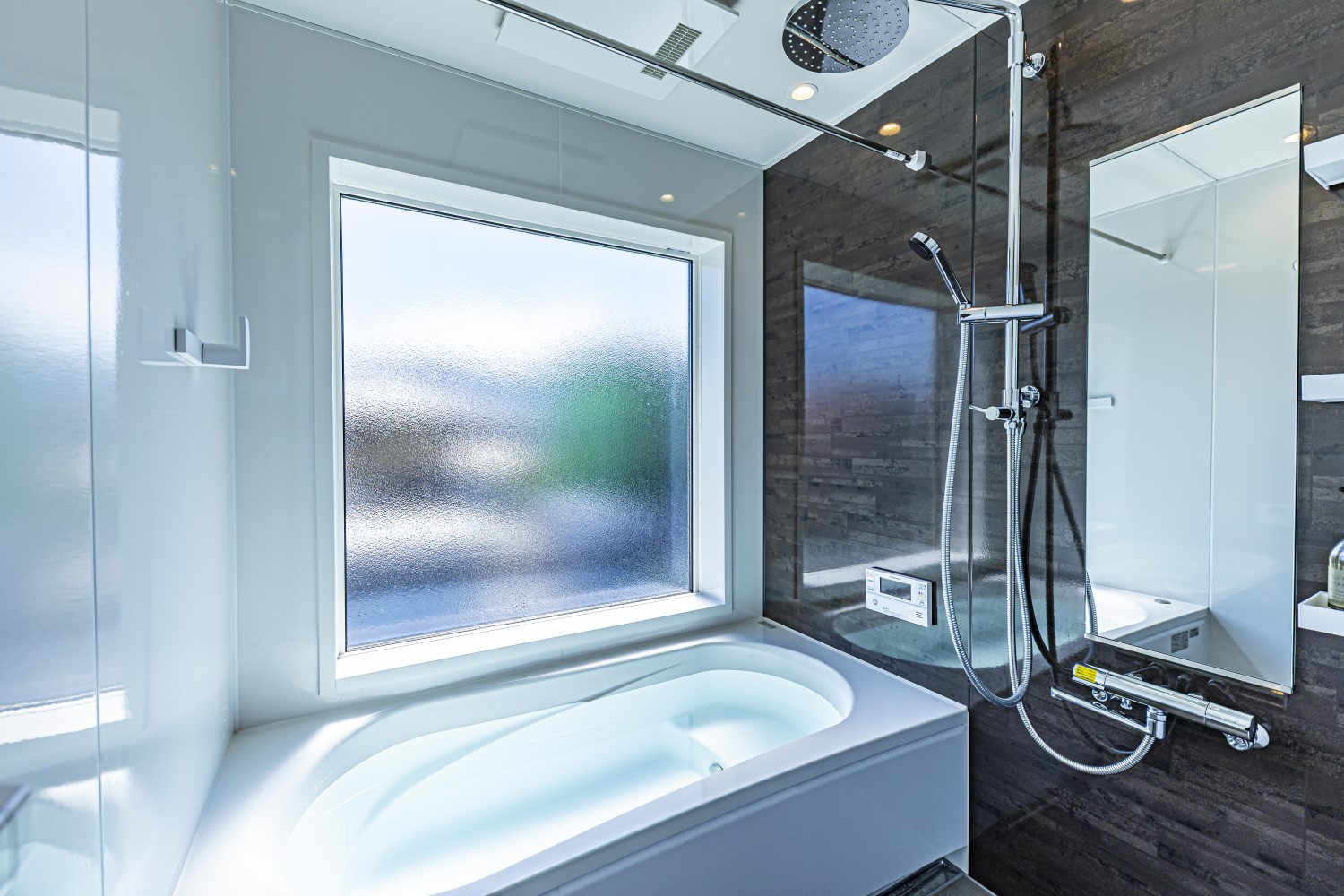 滋賀・琵琶湖｜別荘型プライベートヴィラ「Galaxy Jacuzzi Resort」バスルーム