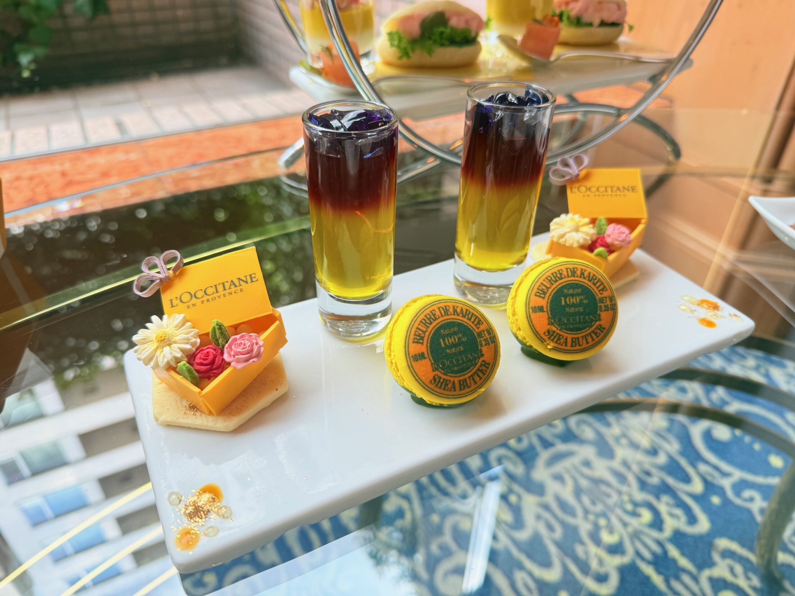 ロイヤルパークホテル×ロクシタンコラボアフタヌーンティーのスイーツとチョコレート細工