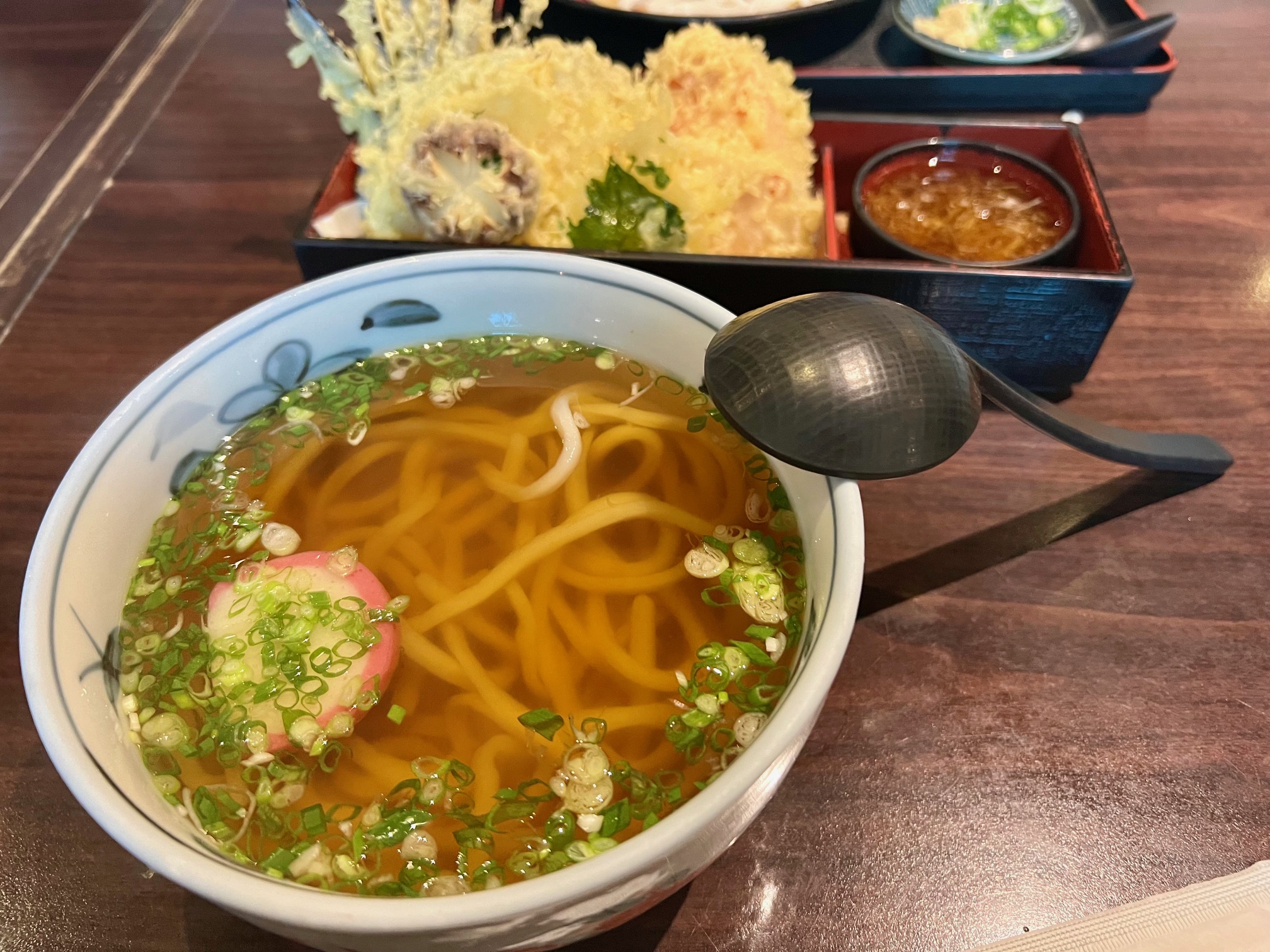 タイバンコクで日本食・里のうどんでてんぷらうどん