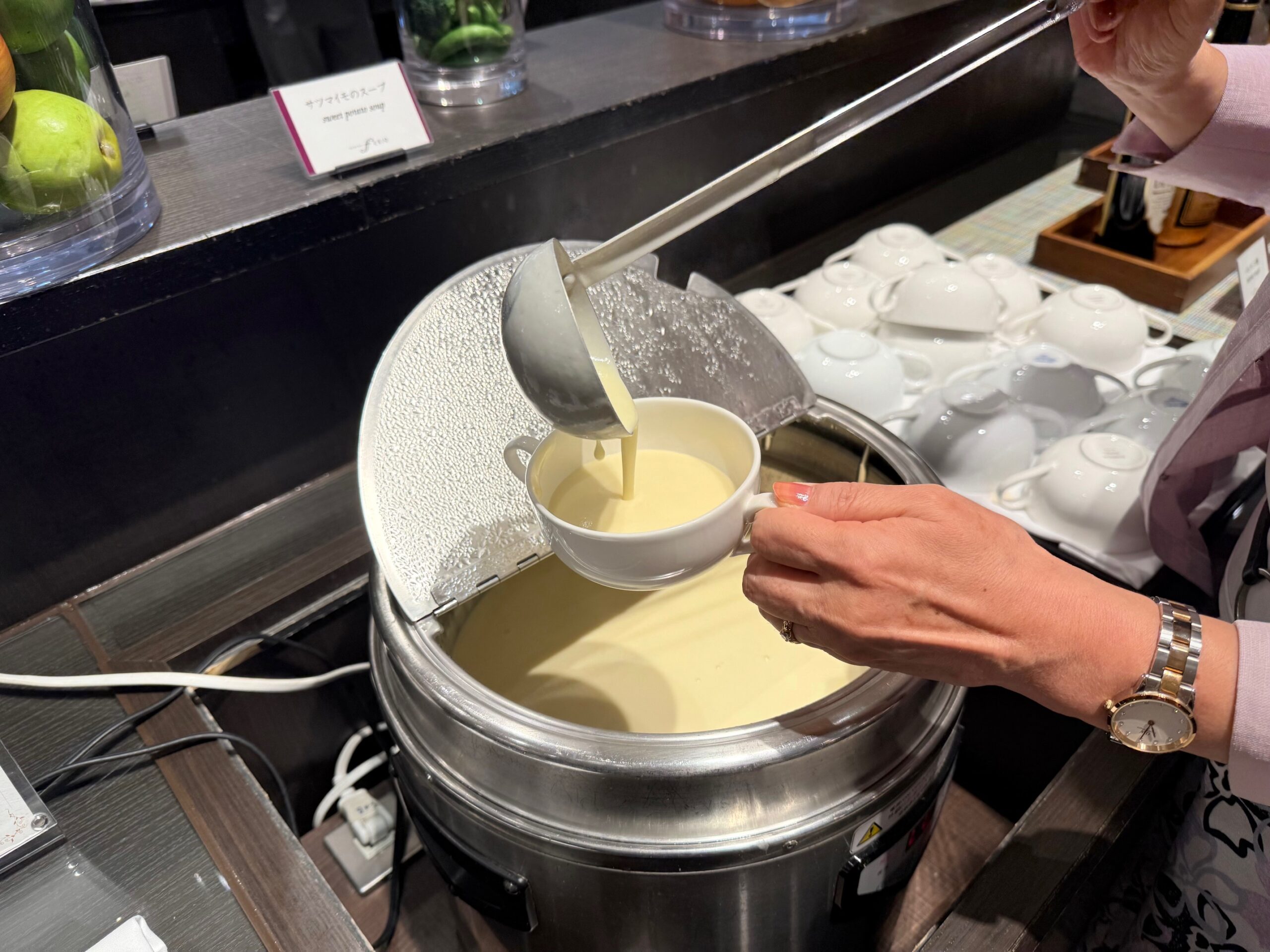 さつまいものスープ・オータムトリートビュッフェ｜リーガロイヤルホテル東京