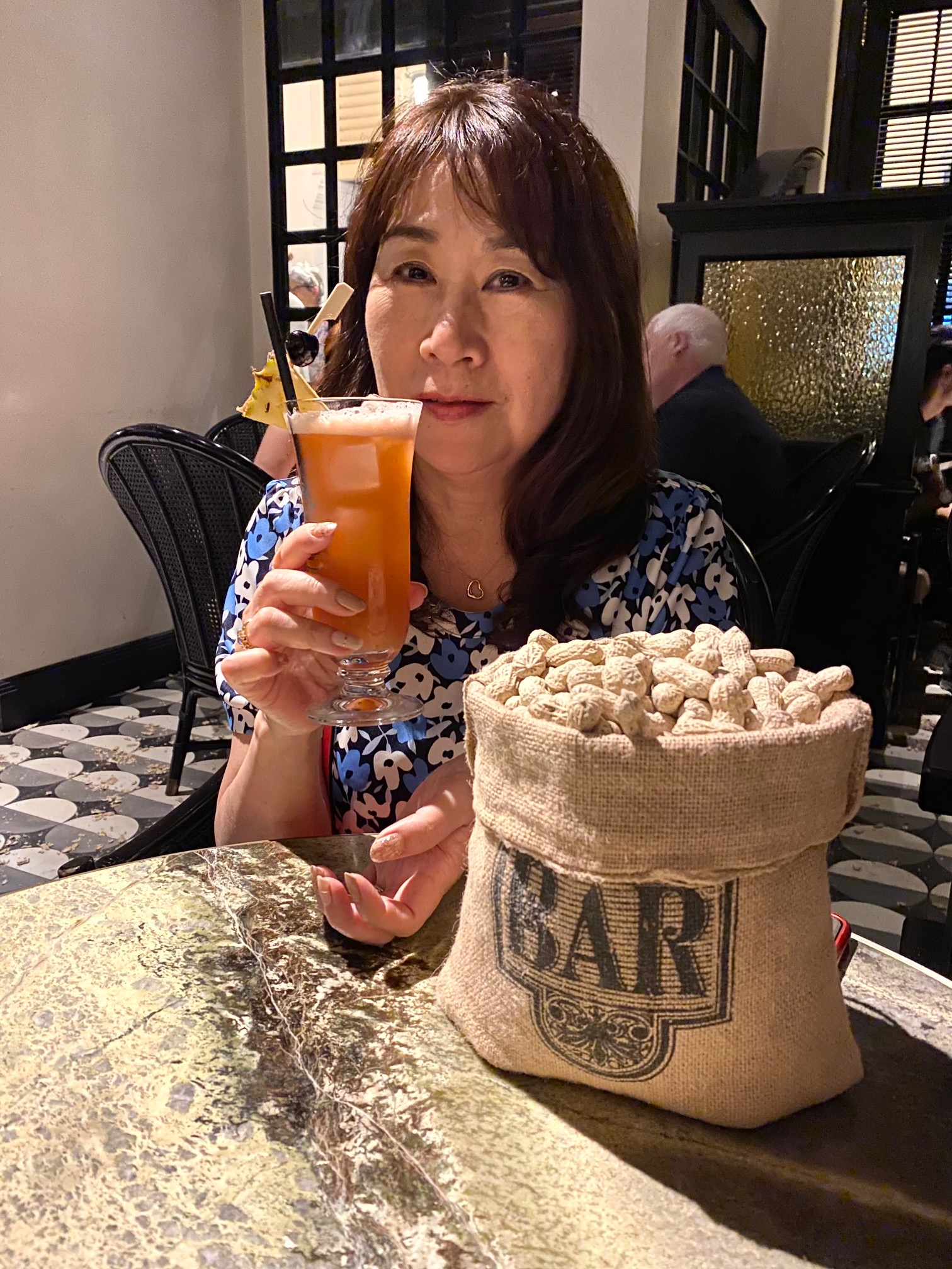 ラッフルズホテル・ロングバーのシンガポールスリング