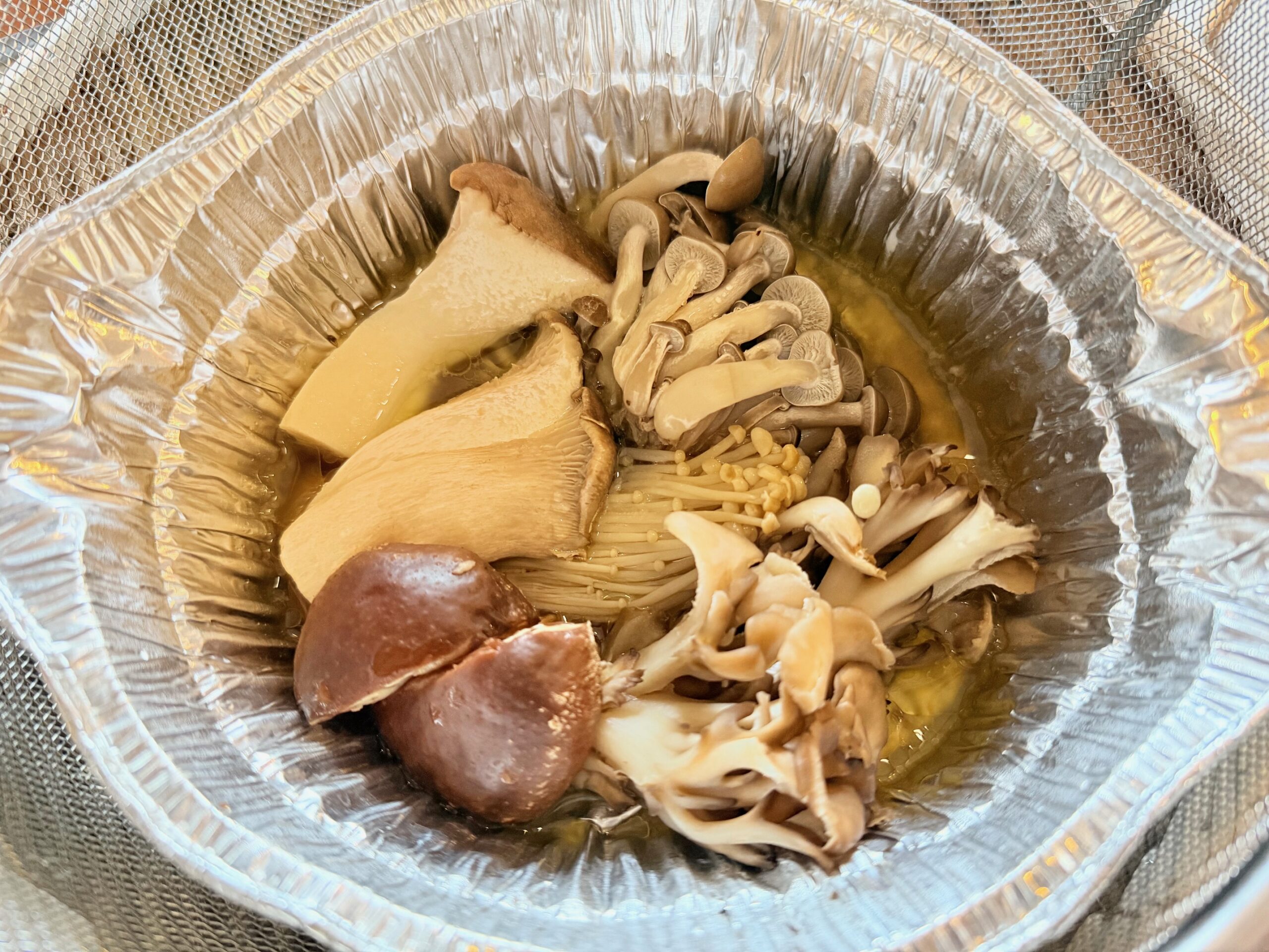 地獄蒸し工房鉄輪で地獄蒸し体験。蒸したきのこ