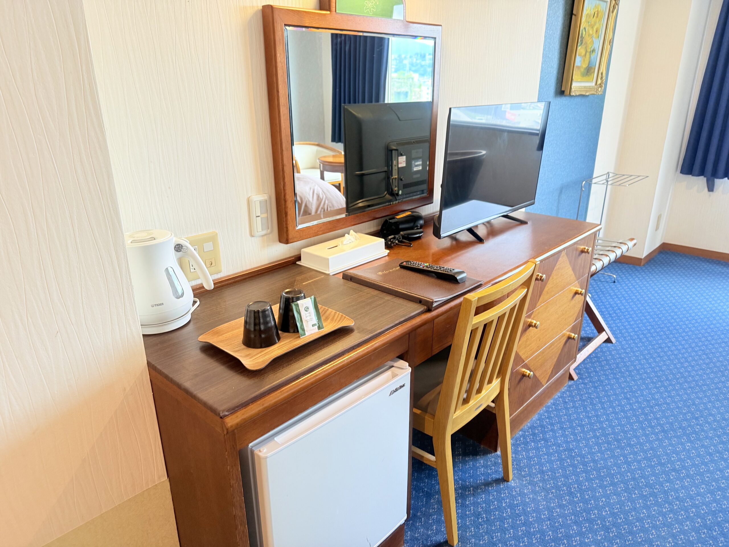 大分別府・大江戸温泉物語Premium風月客室（机）