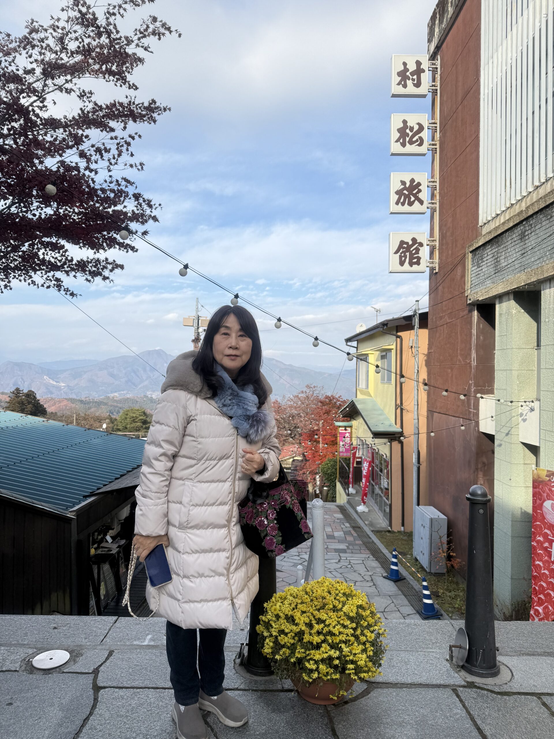 伊香保温泉の石段街を振りかえるといい景色