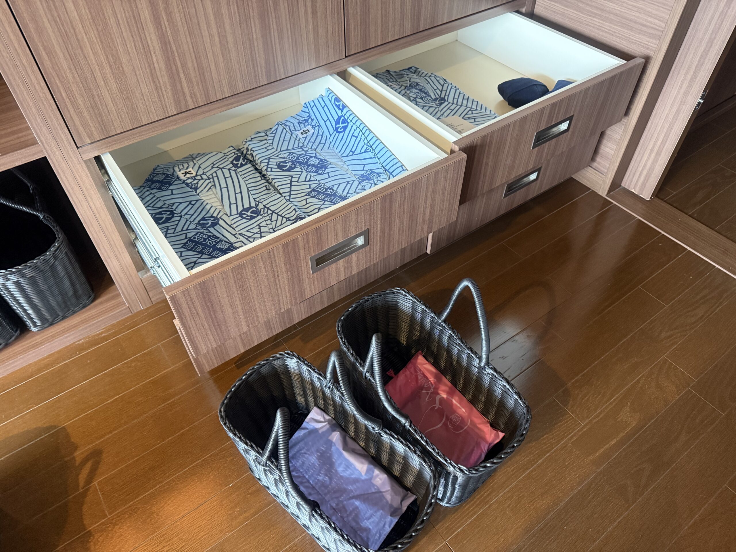 群馬県・伊香保温泉「ホテル木暮」客室かごバッグ