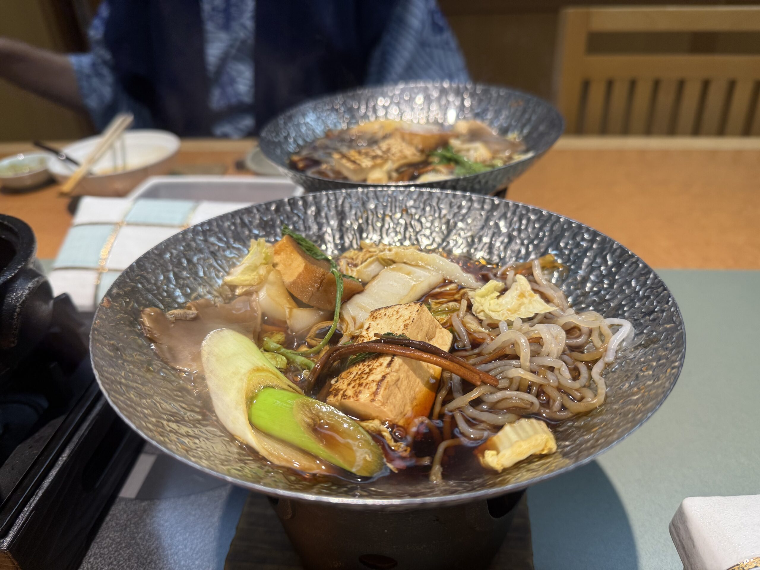群馬県・伊香保温泉「ホテル木暮」の夕食(すき焼き)