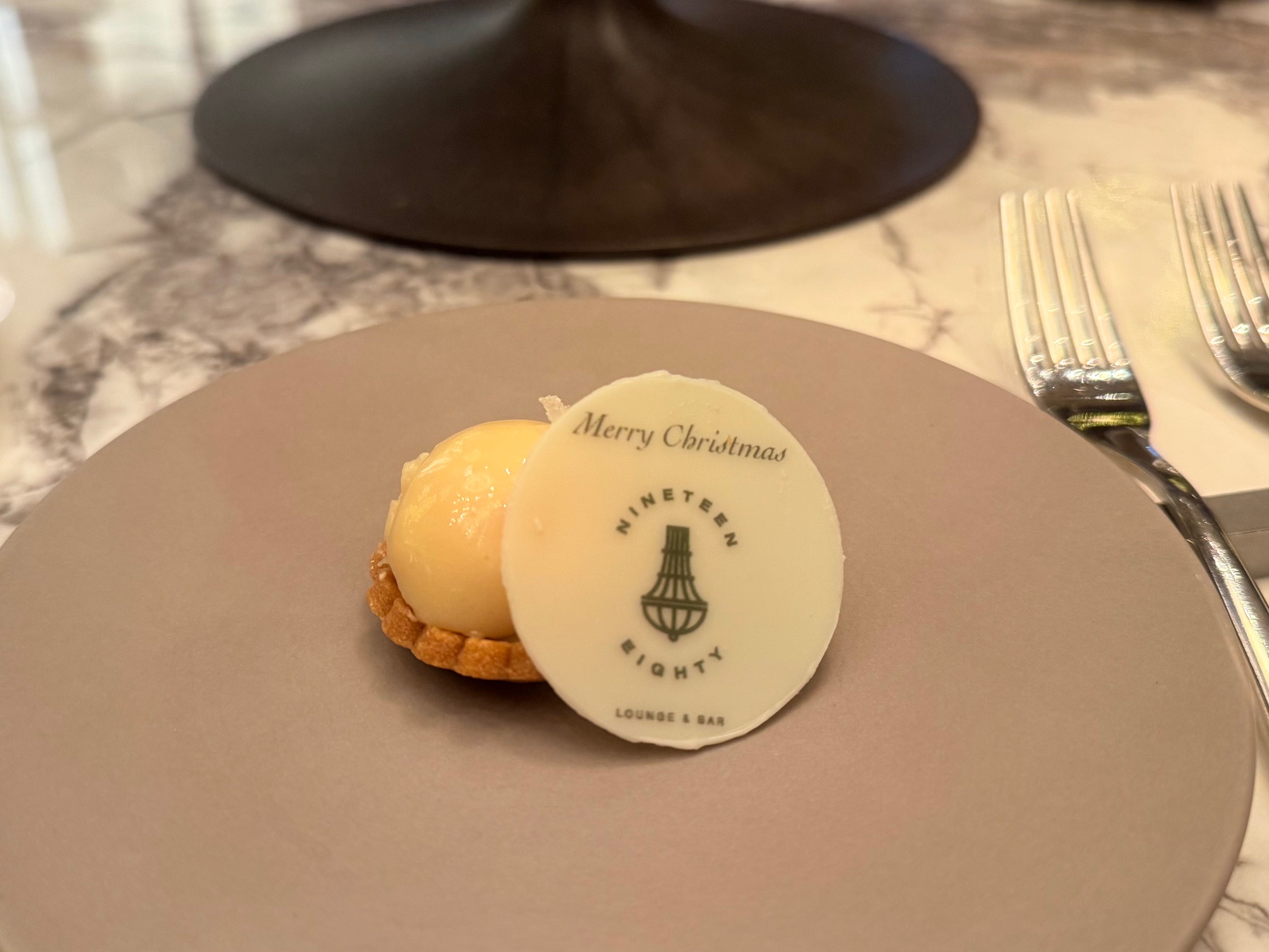 ハイアットリージェンシー東京のホワイトクリスマスアフタヌーンティー・タルト ローズ エ ジャスマン