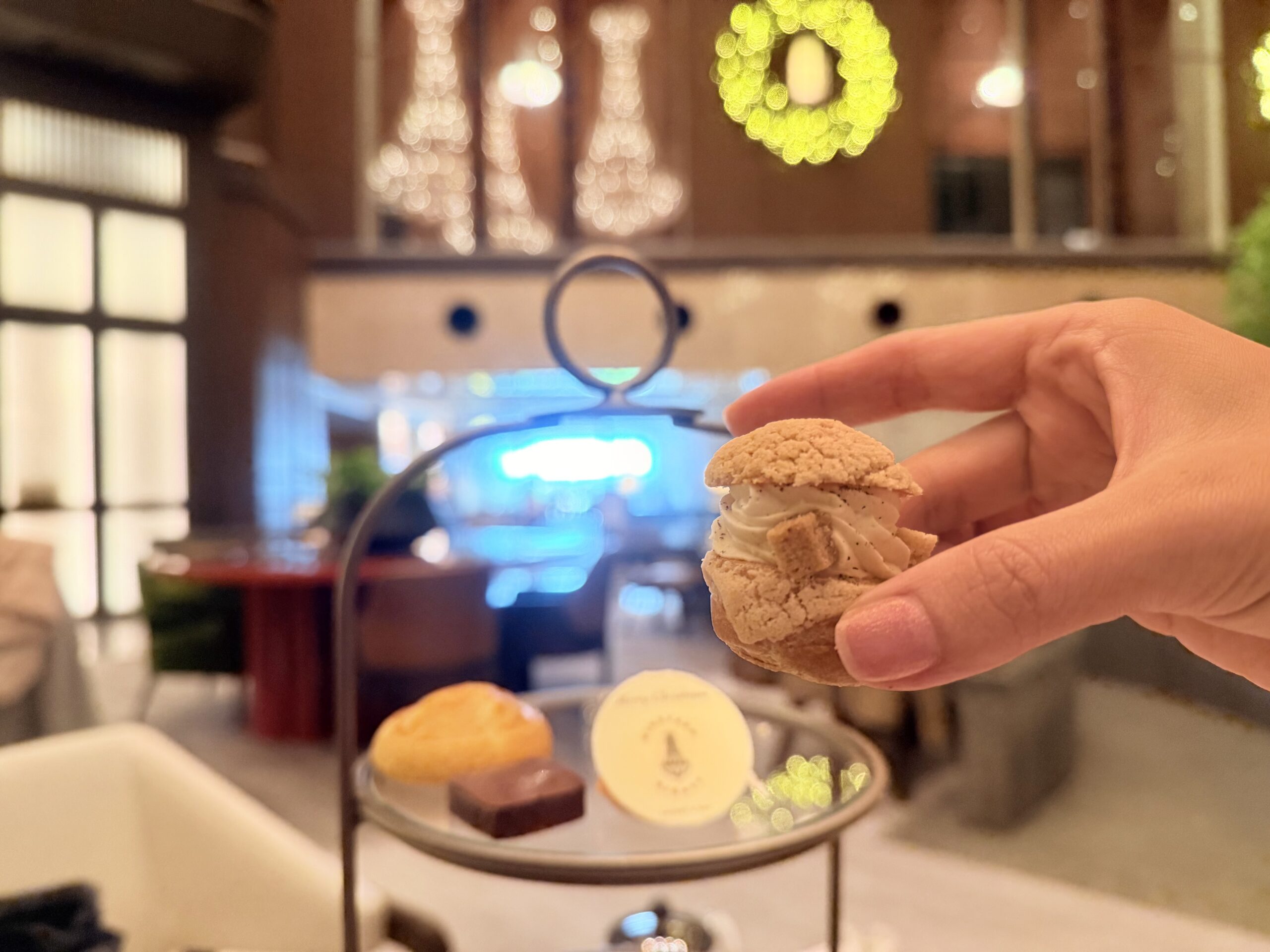 ハイアットリージェンシー東京のホワイトクリスマスアフタヌーンティー・シュー アンフィニマン ヴァニーユ