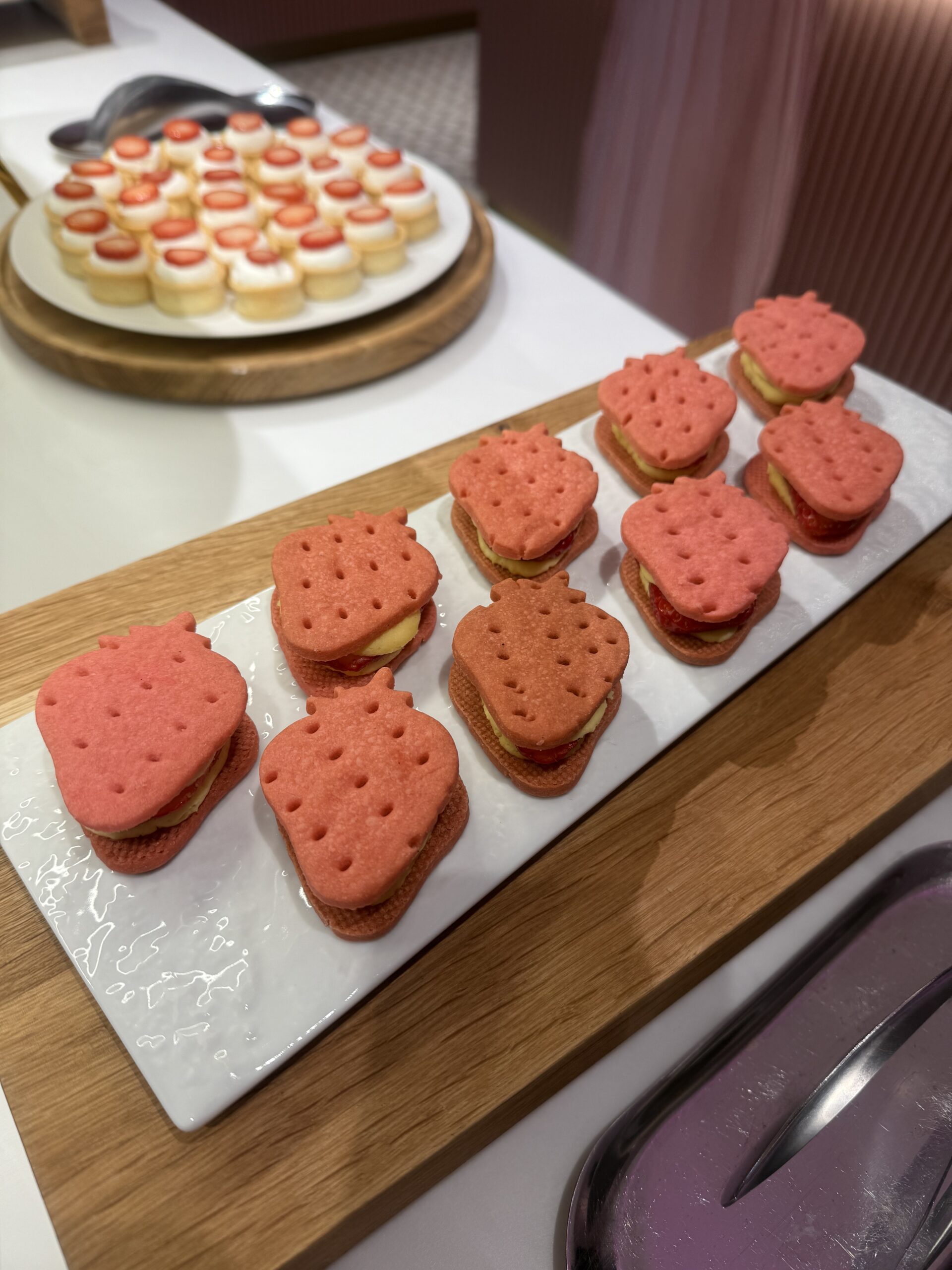 ウェスティン横浜恋するいちごビュッフェ・いちごクッキーサンド