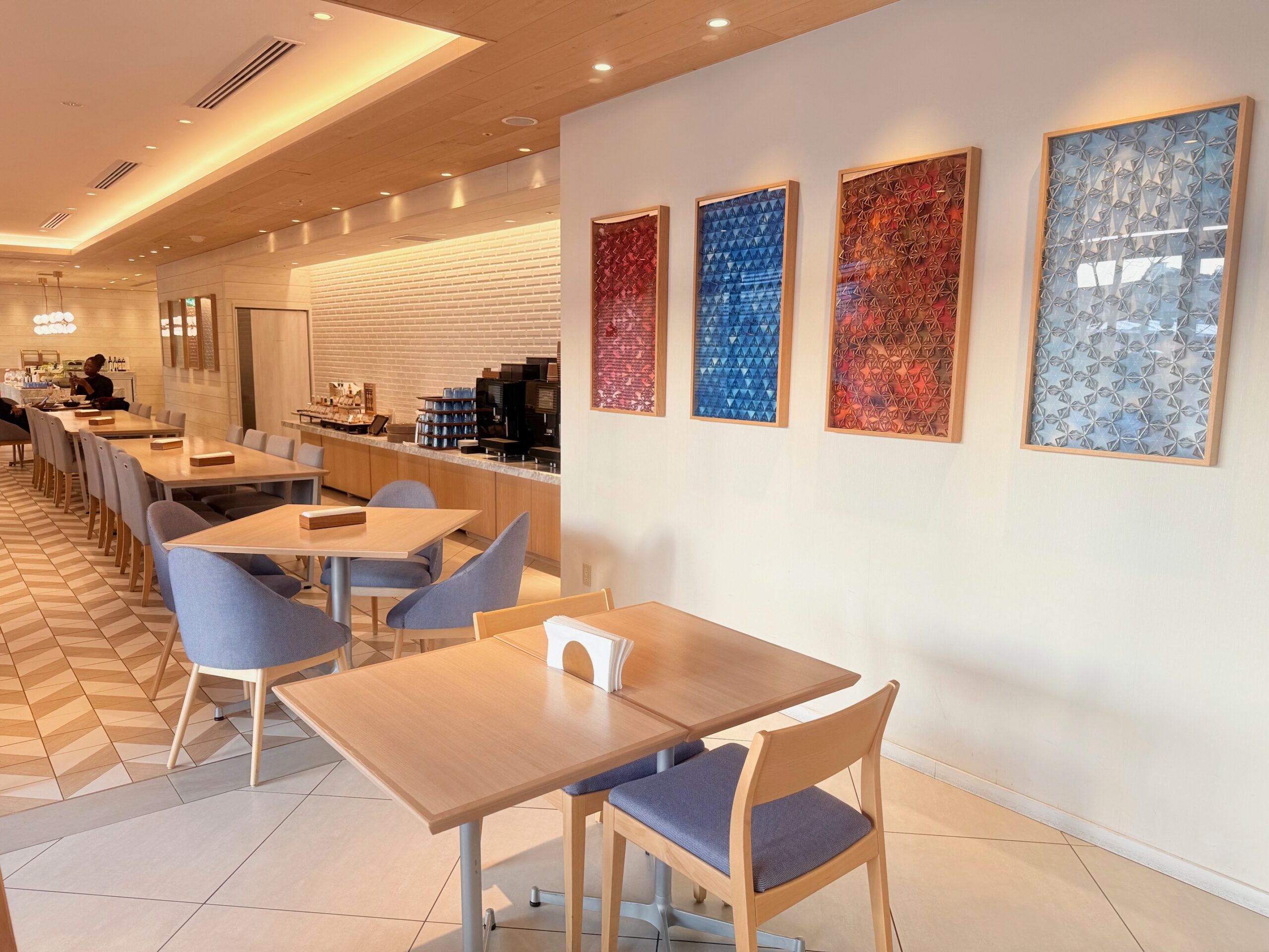 ダブルツリーバイヒルトン東京有明1階SAUS