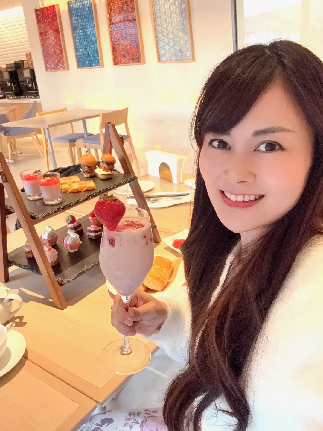 ダブルツリーバイヒルトン東京有明ストロベリーアフタヌーンティーの苺シェイク