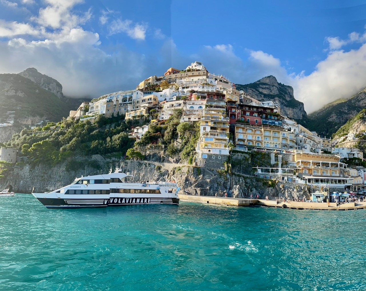 ポジターノの船から見た街並み