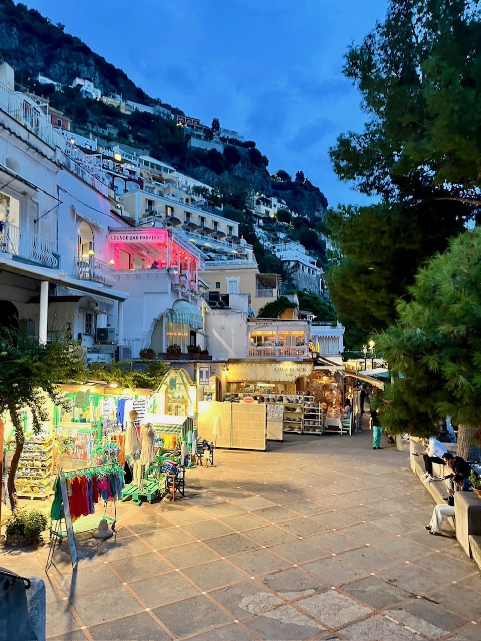 イタリア・ポジターノの夜の景色