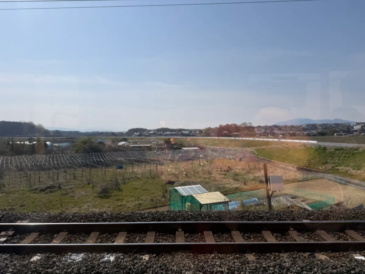 新大阪から奈良への電車からの眺め