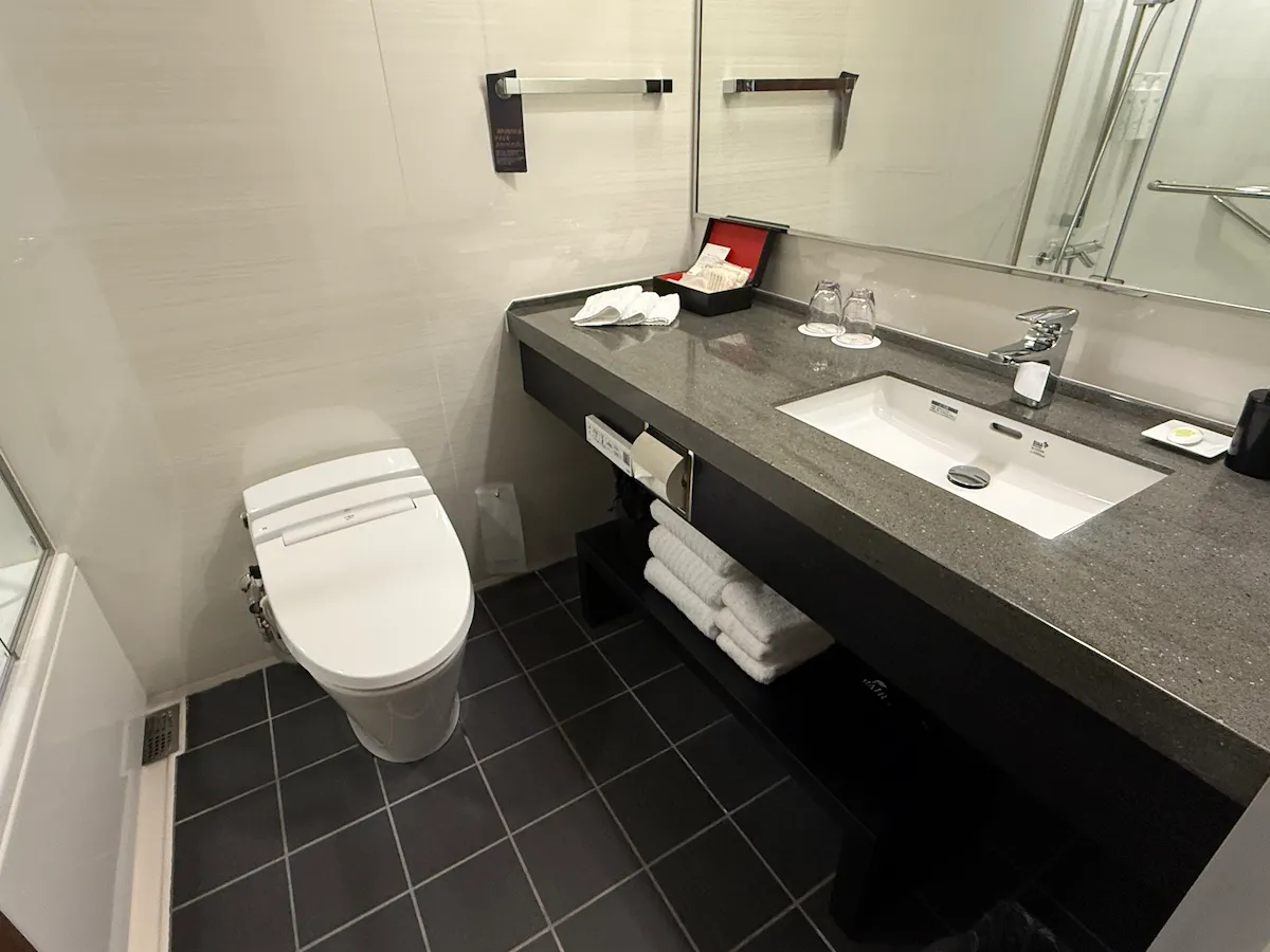 コートヤードバイマリオット新大阪ステーション客室洗面所