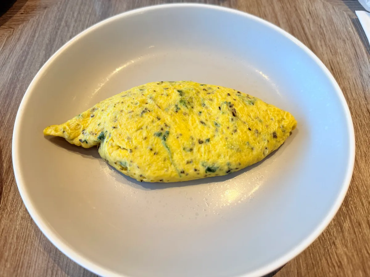 コートヤードバイマリオット新大阪の朝食ビュッフェ（オムレツ）