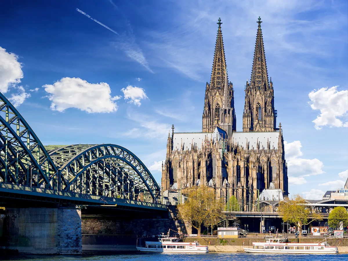 【8位】ケルンの大聖堂（ドイツ・文化遺産）