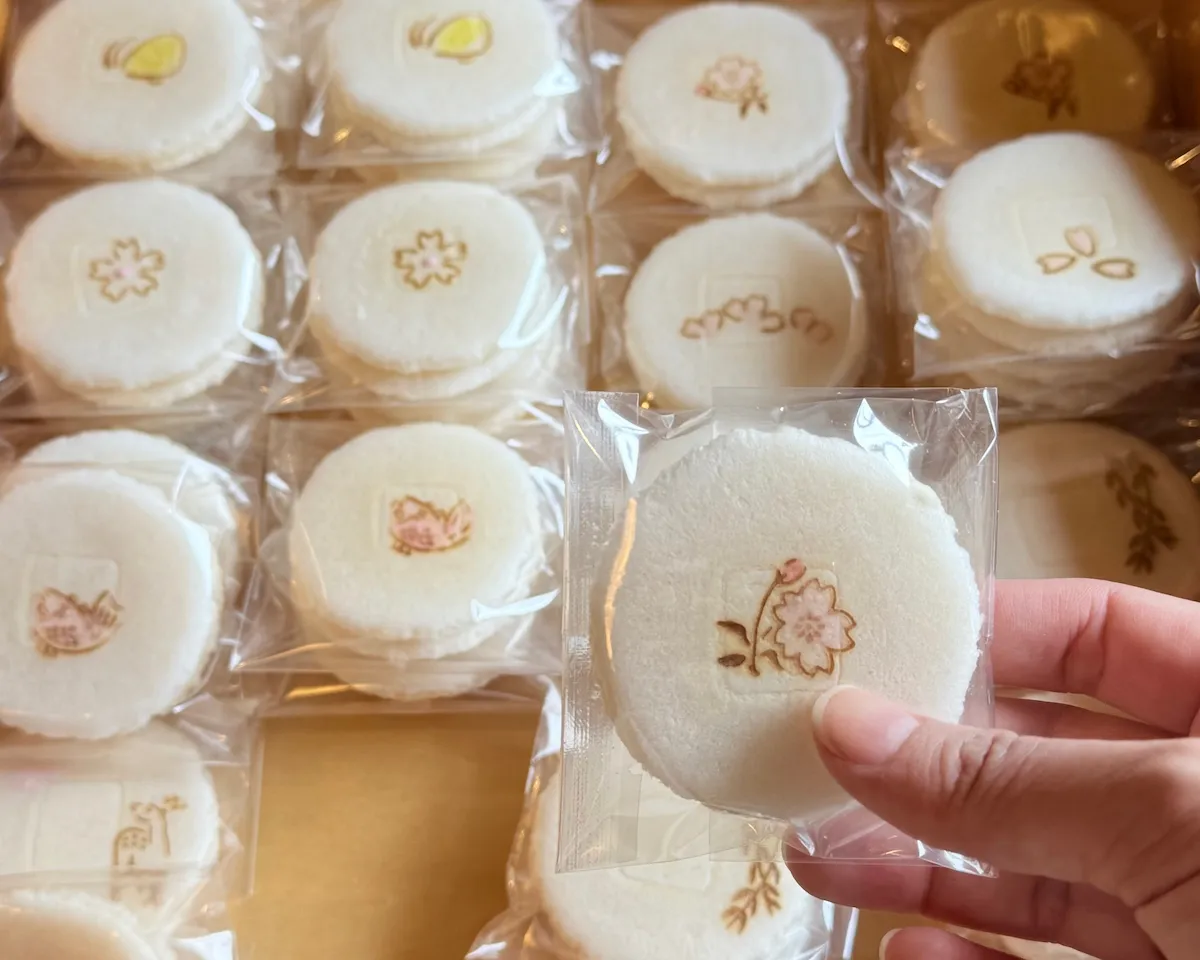 奈良・和菓子「樫舎」店内に置かれている和菓子２