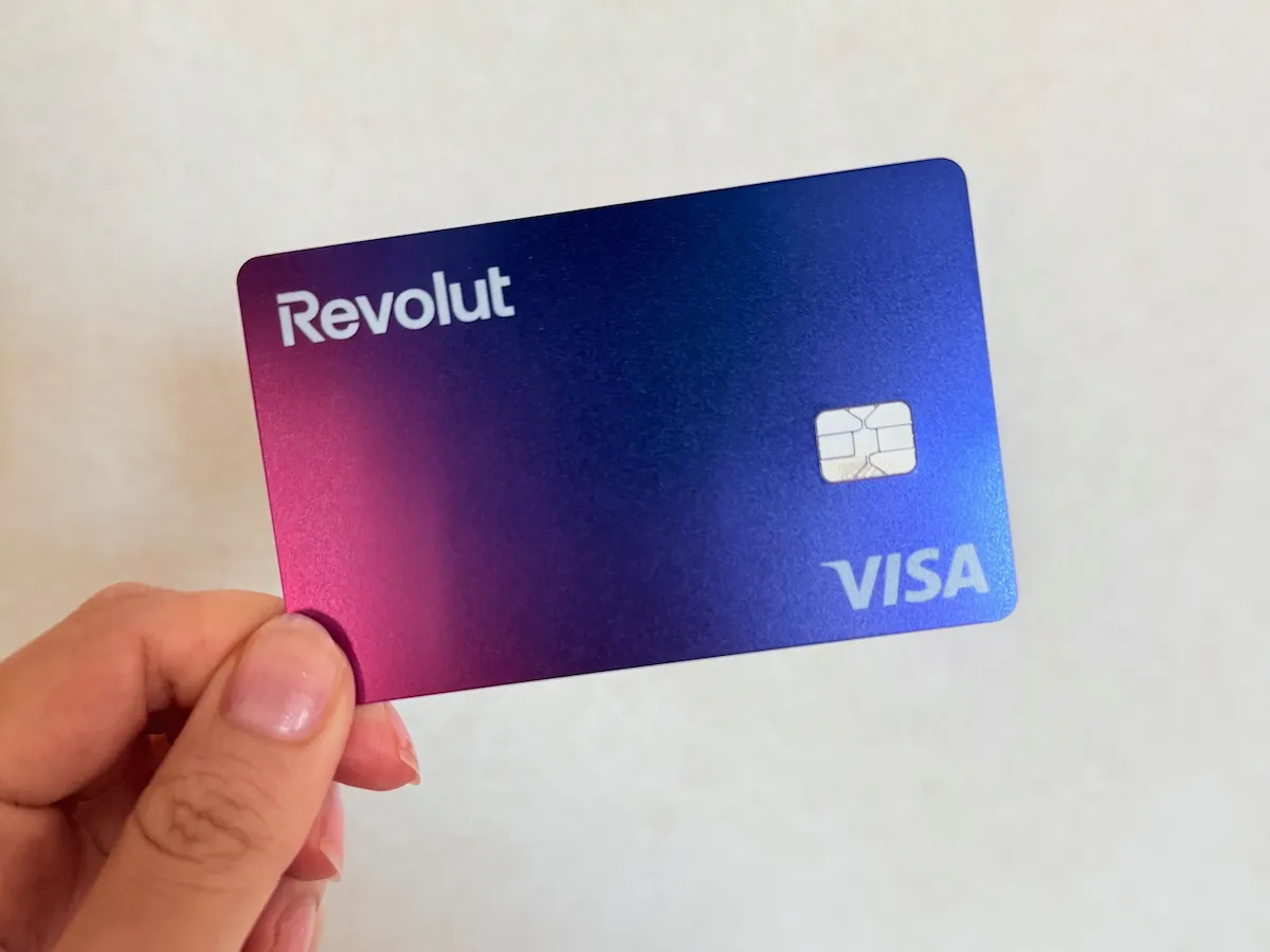 Revolutカード