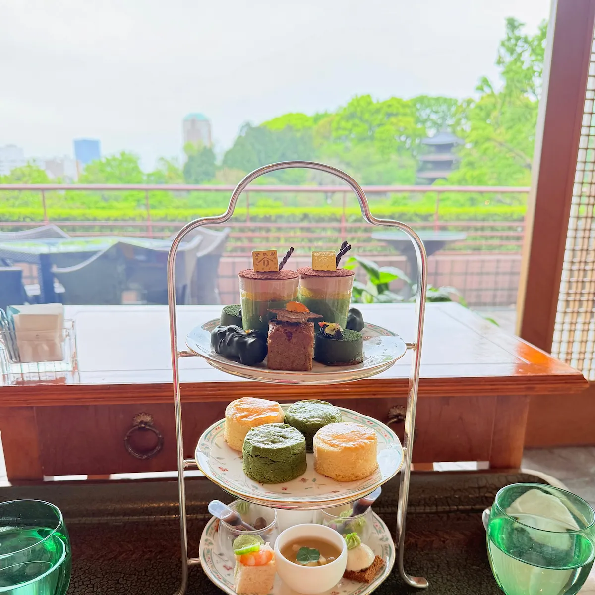 宇治茶アフタヌーンティー with 辻利兵衛本店（ホテル椿山荘東京）と景色