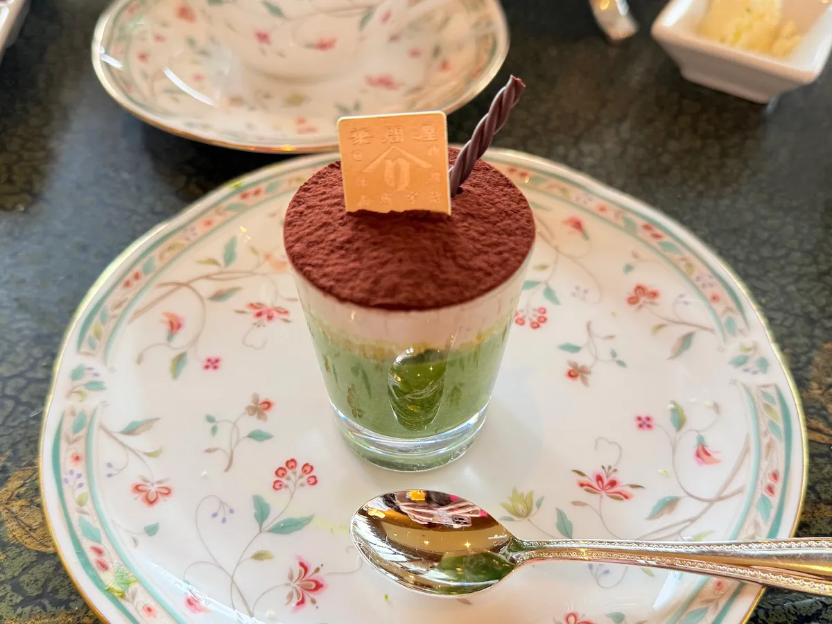 宇治茶アフタヌーンティー with 辻利兵衛本店の抹茶とチョコのムース