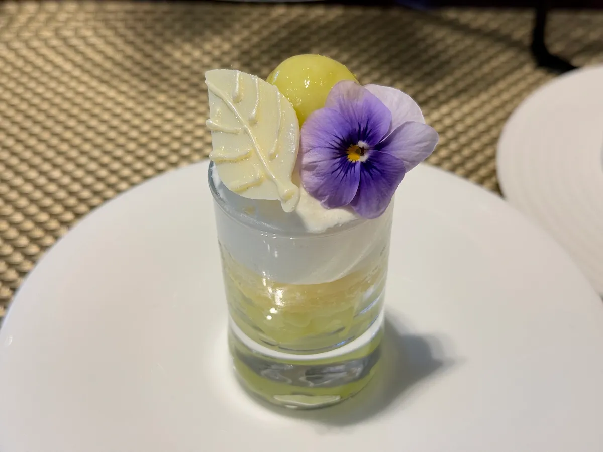 ザ・キタノホテル東京 夏庭のアフタヌーンティー　メロンのショートケーキ