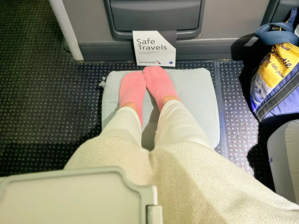 機内で使えるオススメアイテム。足置き