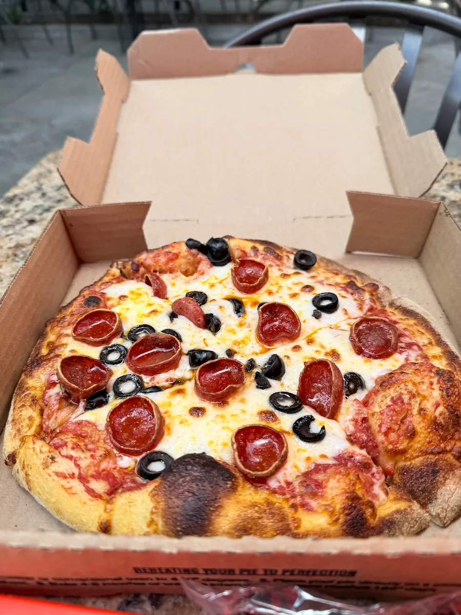 Pieology Pizzeriaのピザ（シタデルアウトレット）