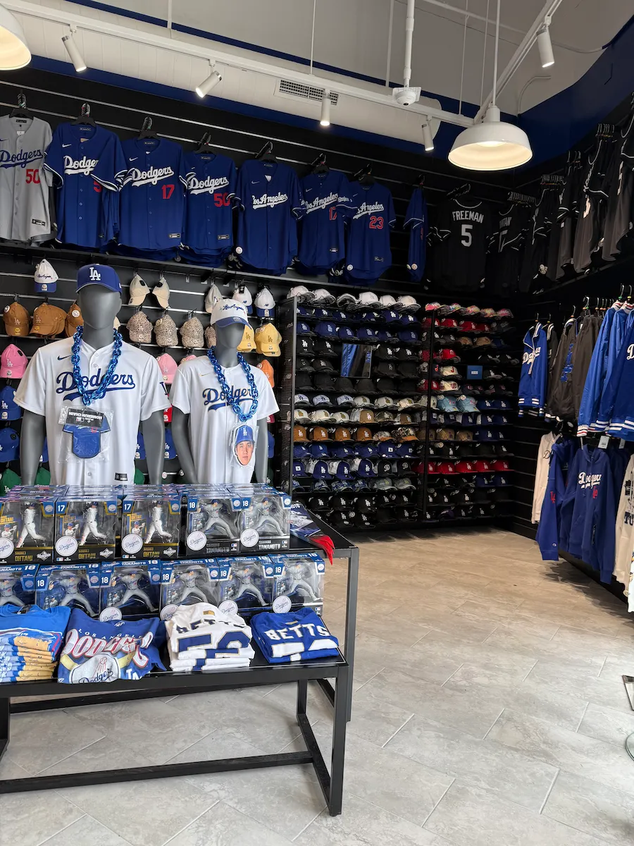 ドジャースクラブハウス(リトルトーキョー店)店内