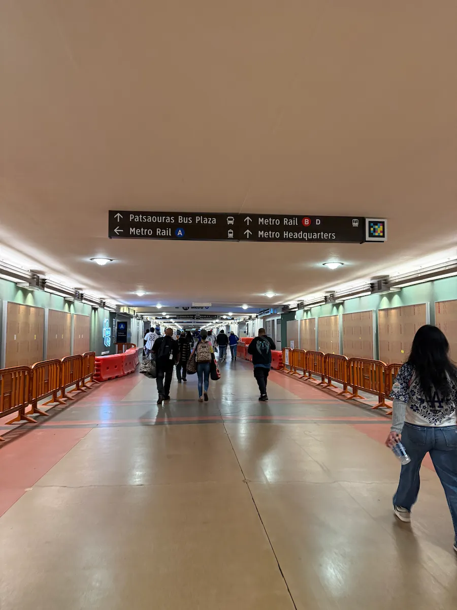 無料シャトルバスでドジャーススタジアムからユニオン駅へ