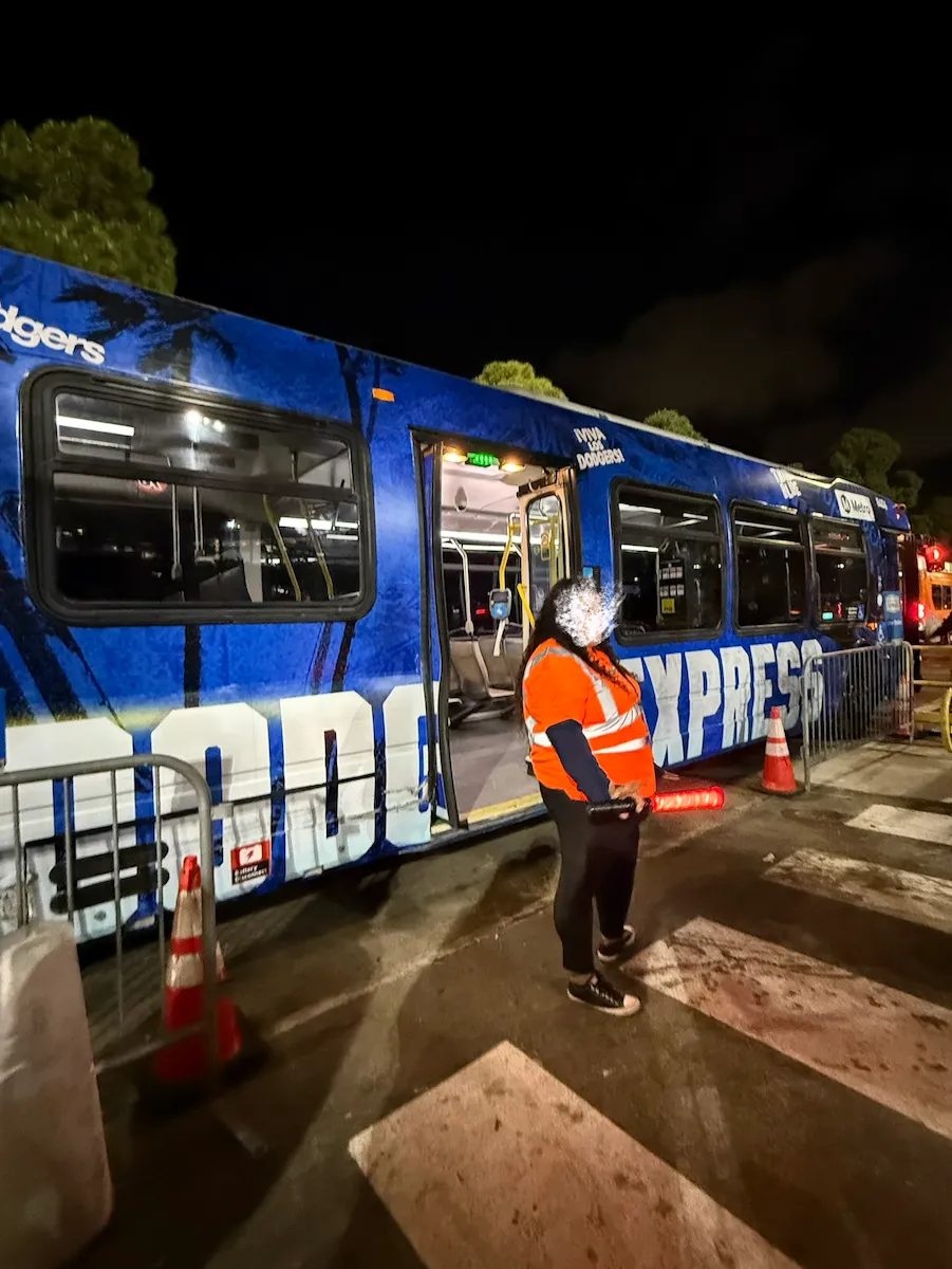 無料シャトルバスでユニオン駅へ
