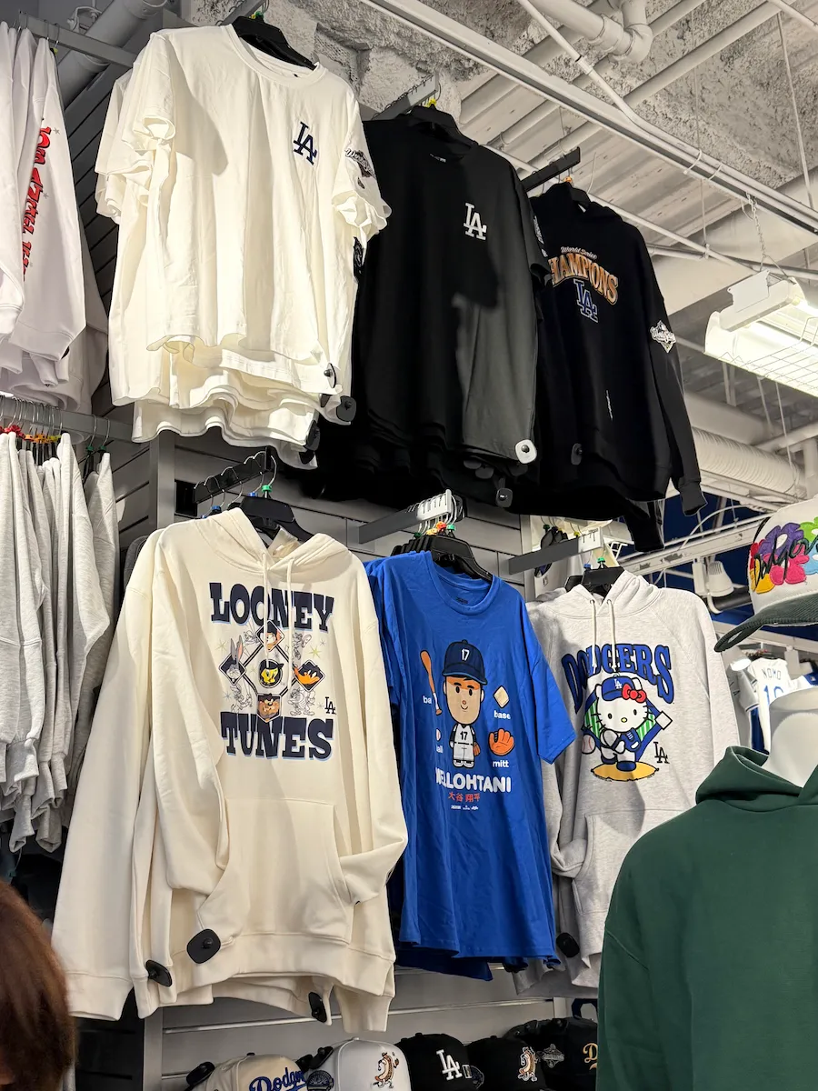 ドジャースクラブハウスハリウッド店のアパレル