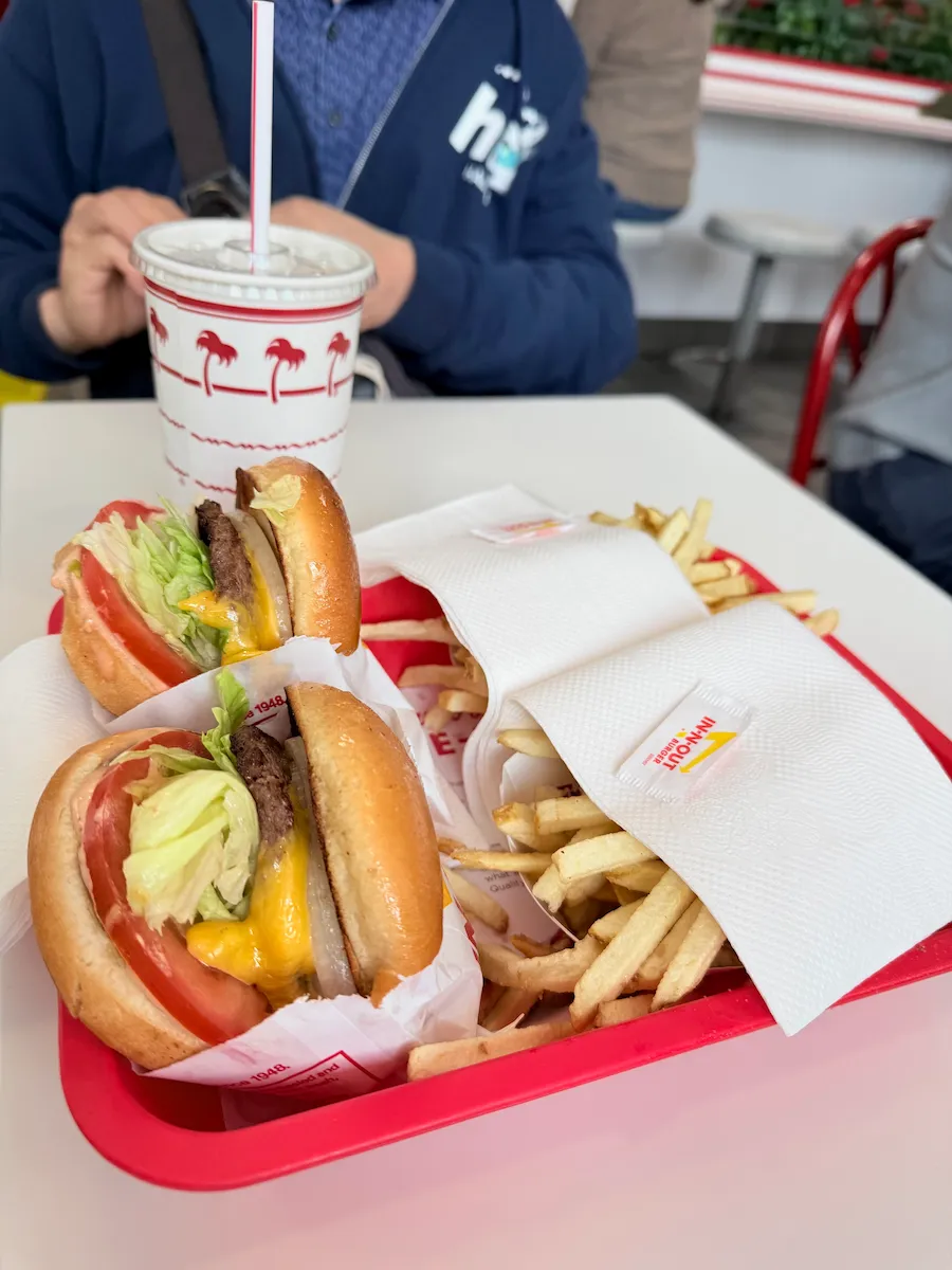 インアウトバーガーチーズバーガーセット