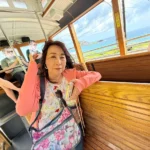 ワイキキトロリーブルーラインに乗っているままリン編集長