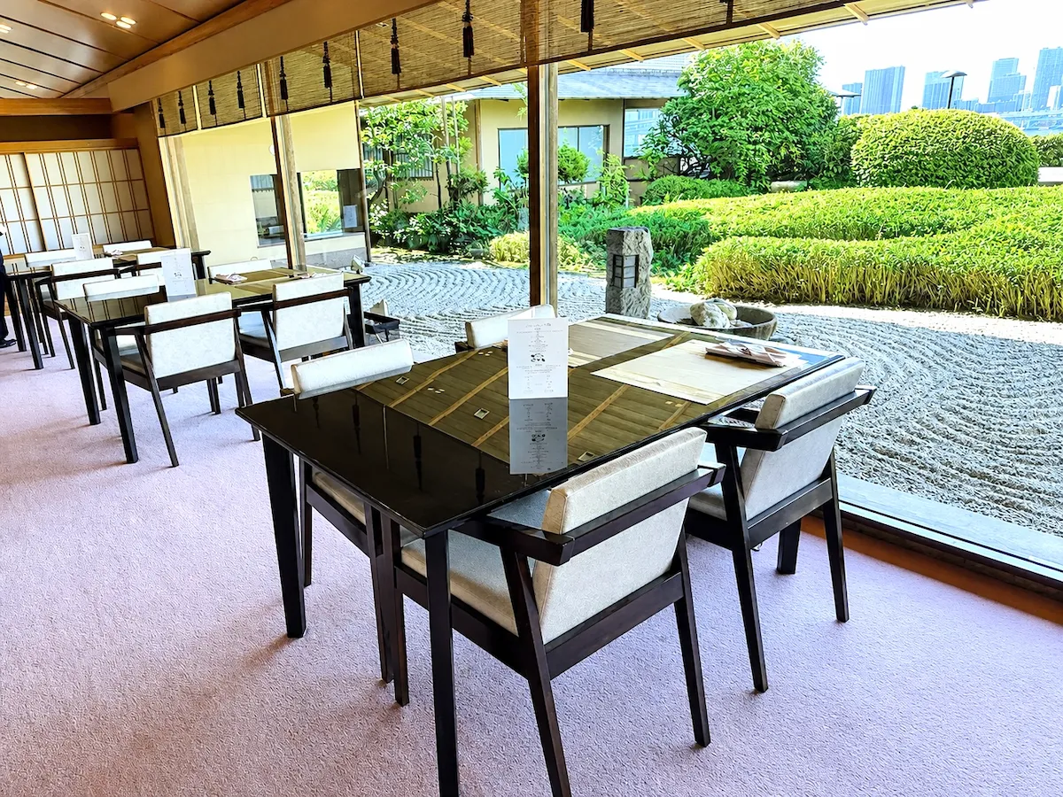 ヒルトン東京お台場日本料理「さくら」のテーブル席