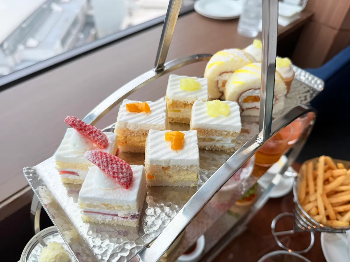 ホテルニューオータニ幕張 アフタヌーンティー 上段の3種ショートケーキ