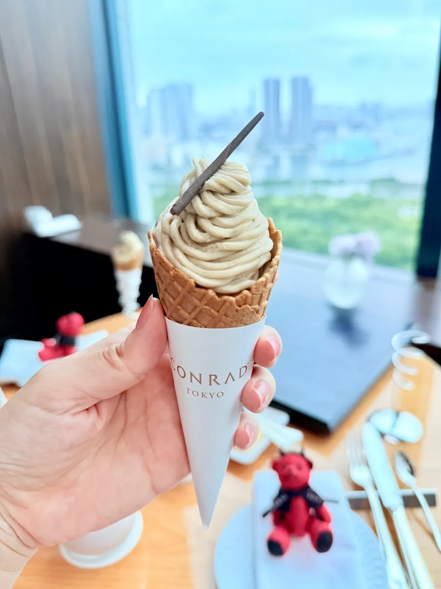 コンラッド東京 アート・オブ・オータム・アフタヌーンティー「モンブランコーン」