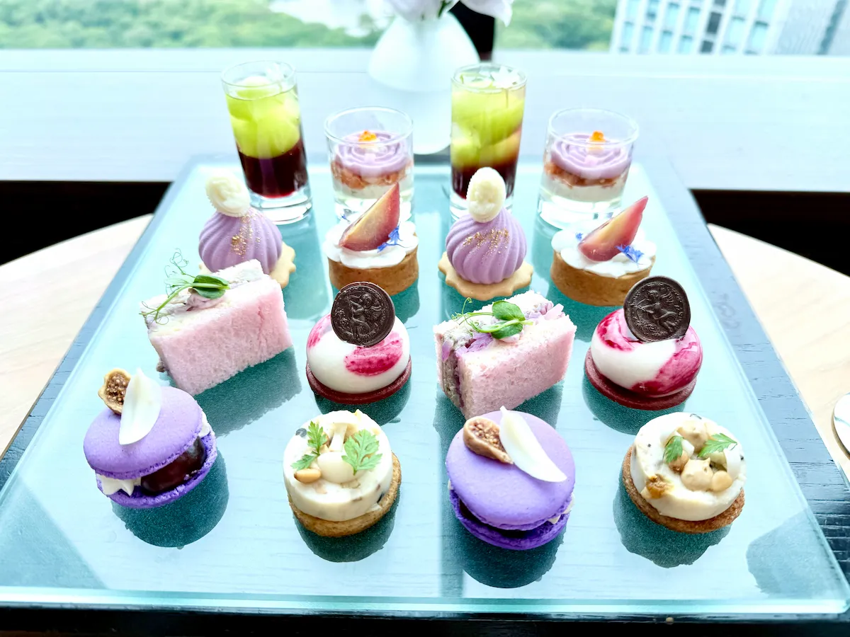コンラッド東京 アート・オブ・オータム・アフタヌーンティーのスイーツとセイボリー